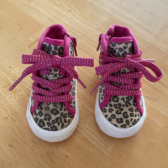 Genuine Kids from Oshkosh Animal Print Pink Canvas High Top Sneaker. SZ 3. - Picture 9 of 13